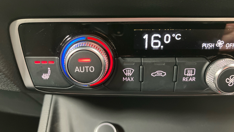 Audi Q3 35 TFSI S Line 5dr S Tronic [Comfort+Sound Pack] Petrol Estate